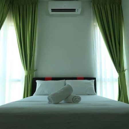 Promo Private Luxurious Nilai Vacation Home Exterior photo