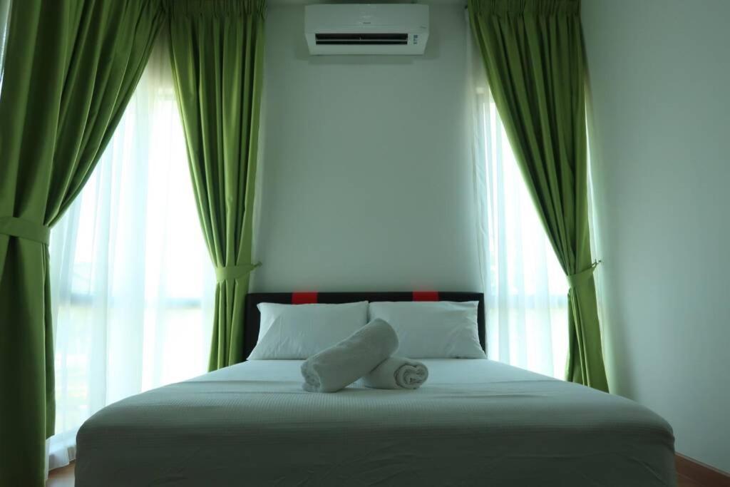 Promo Private Luxurious Nilai Vacation Home Exterior photo