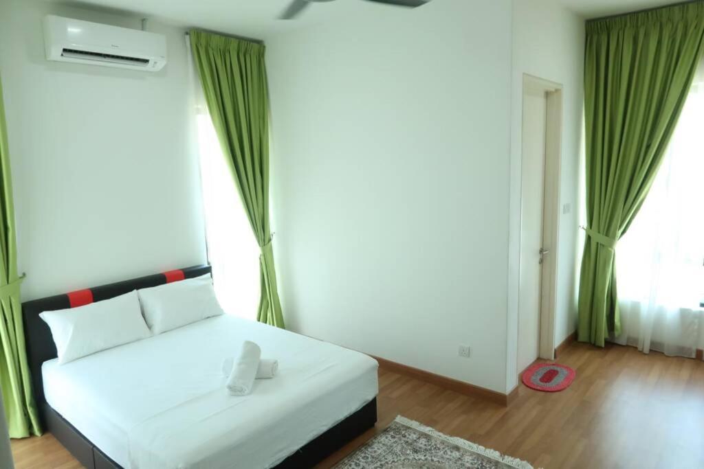 Promo Private Luxurious Nilai Vacation Home Exterior photo