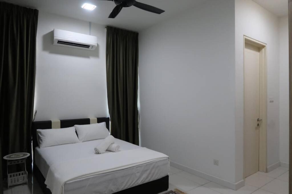 Promo Private Luxurious Nilai Vacation Home Exterior photo