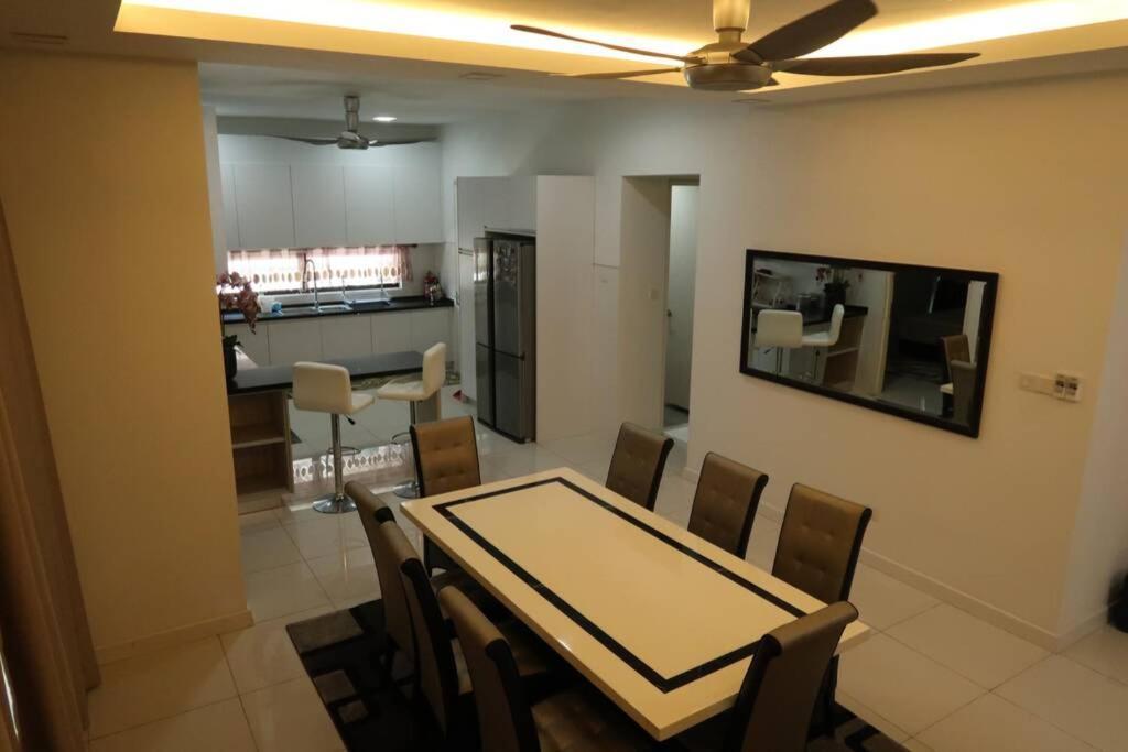 Promo Private Luxurious Nilai Vacation Home Exterior photo
