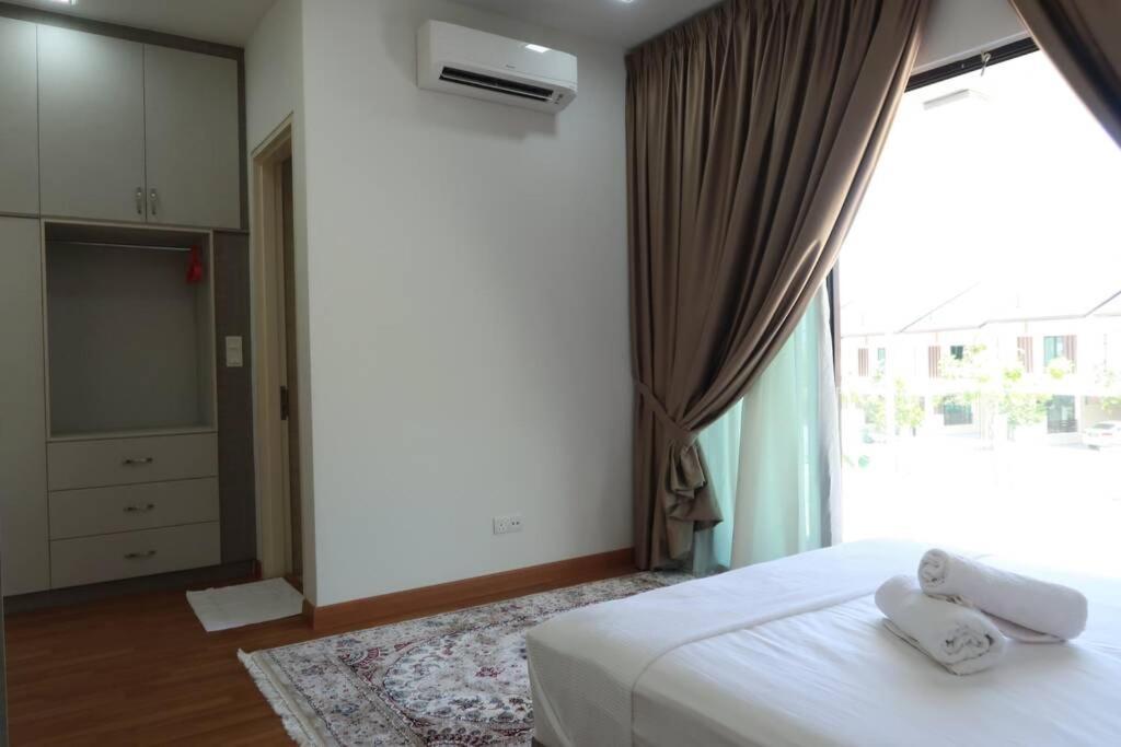 Promo Private Luxurious Nilai Vacation Home Exterior photo