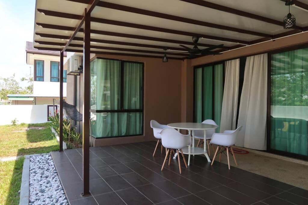 Promo Private Luxurious Nilai Vacation Home Exterior photo